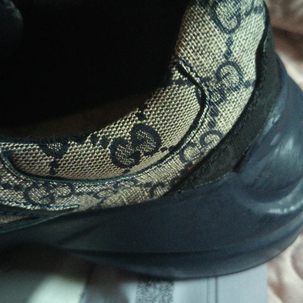 Gucci Blue and Cream Sneakers - Picture 8 of 11